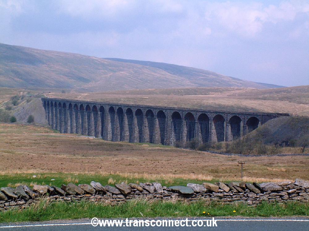 Ribblehead Viaduct 2 060506.JPG